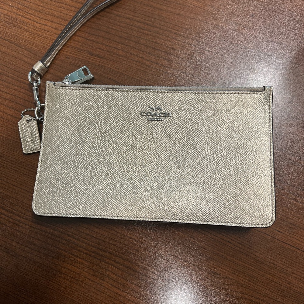 Coach Wristlet- like new condition
